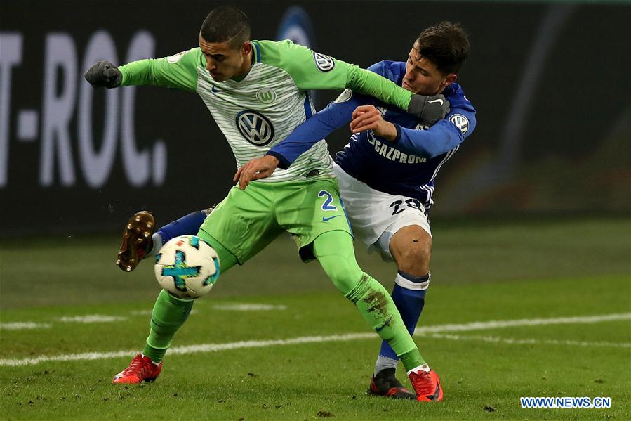 (SP)GERMANY-GELSENKIRCHEN-SOCCER-GERMAN CUP-SCHALKE 04 VS WOLFSBURG