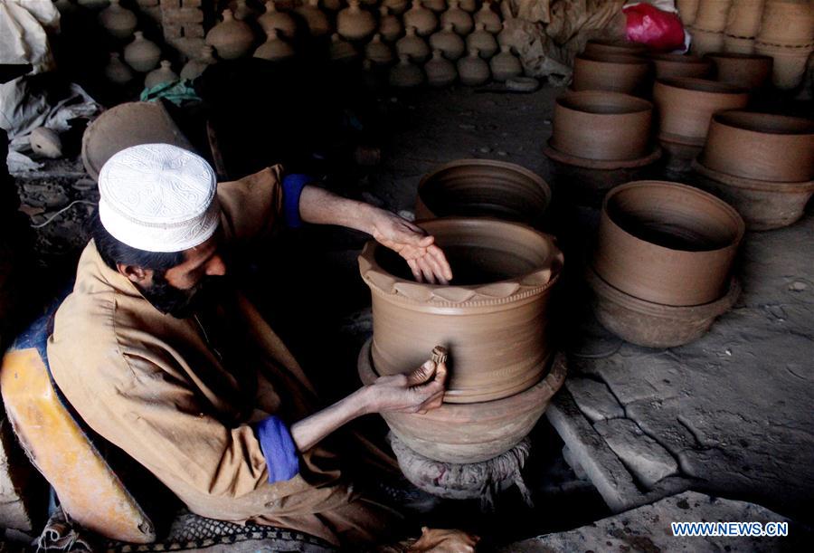 PAKISTAN-PESHAWAR-POTTERY