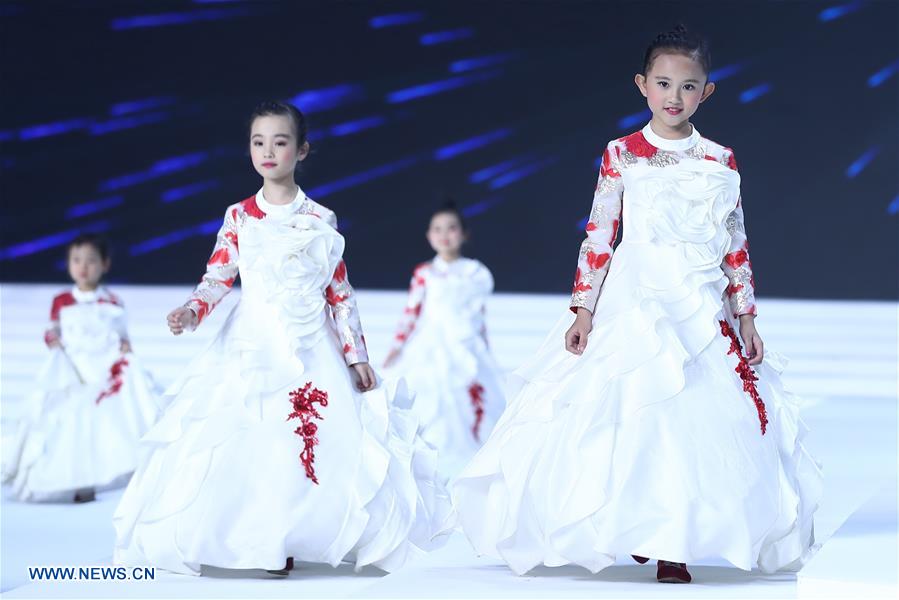 CHINA-BEIJING-FASHION WEEK (CN)