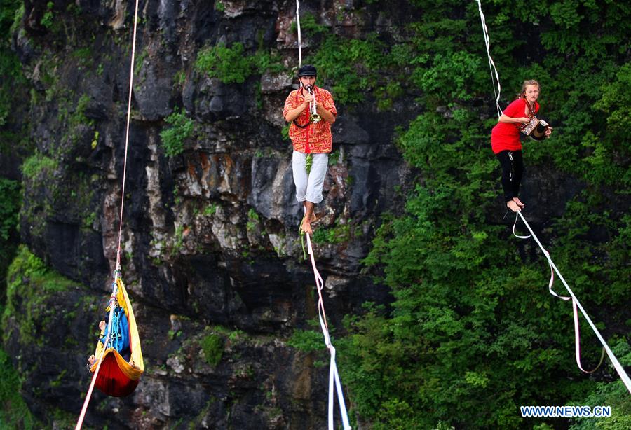 #CHINA-HUNAN-ZHANGJIAJIE-SKY CONCERT (CN)