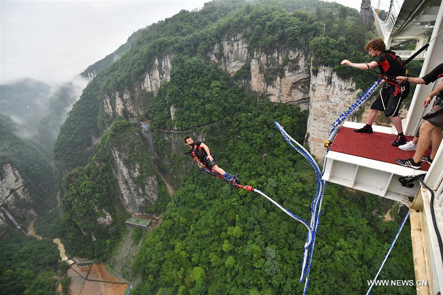 #CHINA-HUNAN-ZHANGJIAJIE-BUNGEE JUMPING (CN)