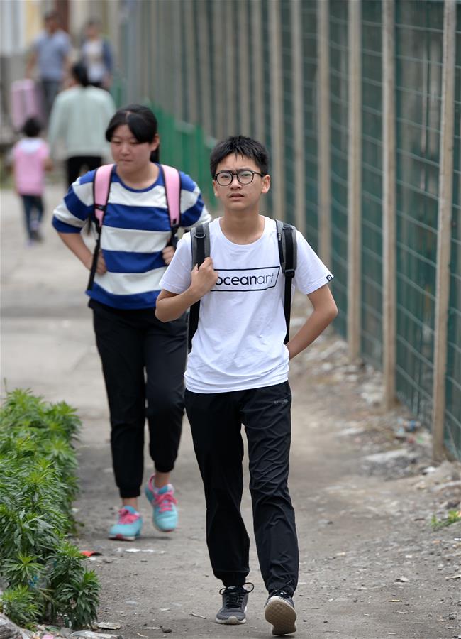 CHINA-SHAANXI-TRAIN-STUDENT SPECIAL CARRIAGES (CN)