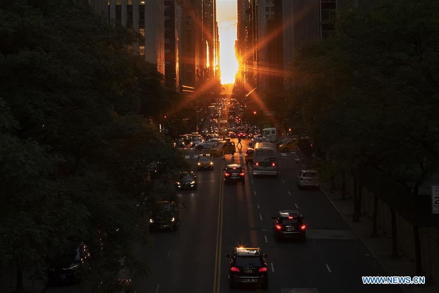 U.S.-NEW YORK-MANHATTAN-SUNSET