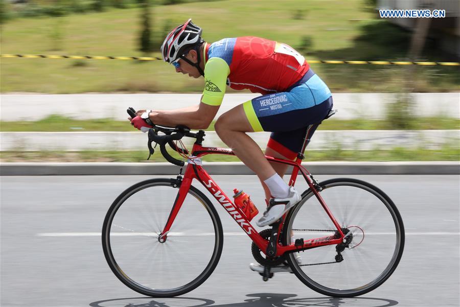 (SP)BOSNIA AND HERZEGOVINA-SARAJEVO-CYCLING ROAD