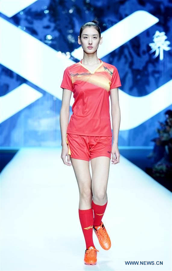 CHINA-BEIJING-FASHION WEEK (CN)