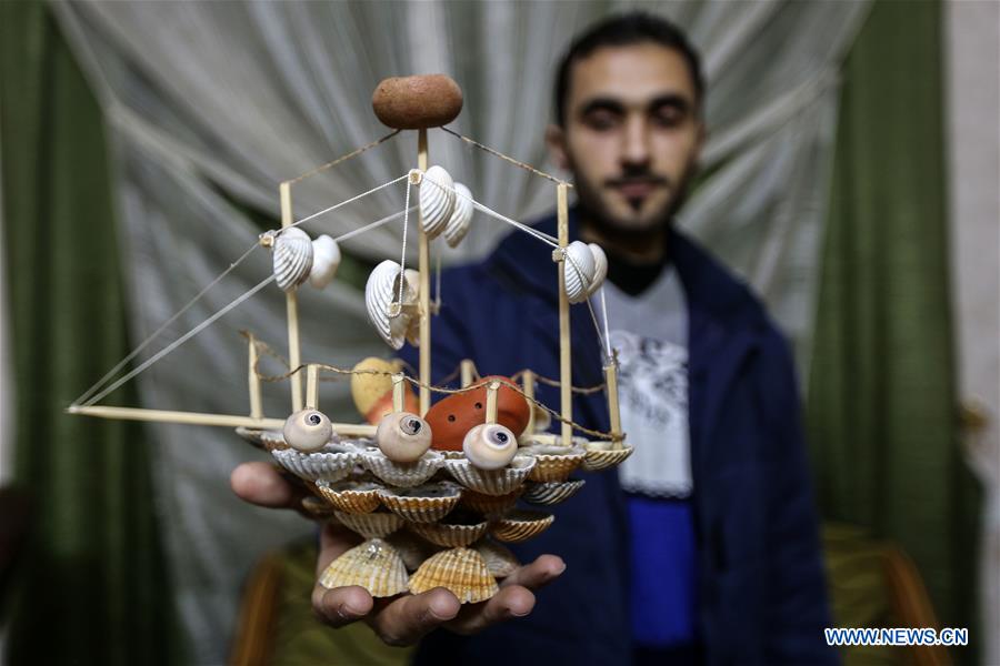 MIDEAST-GAZA-SEASHELLS-ART-PIECES