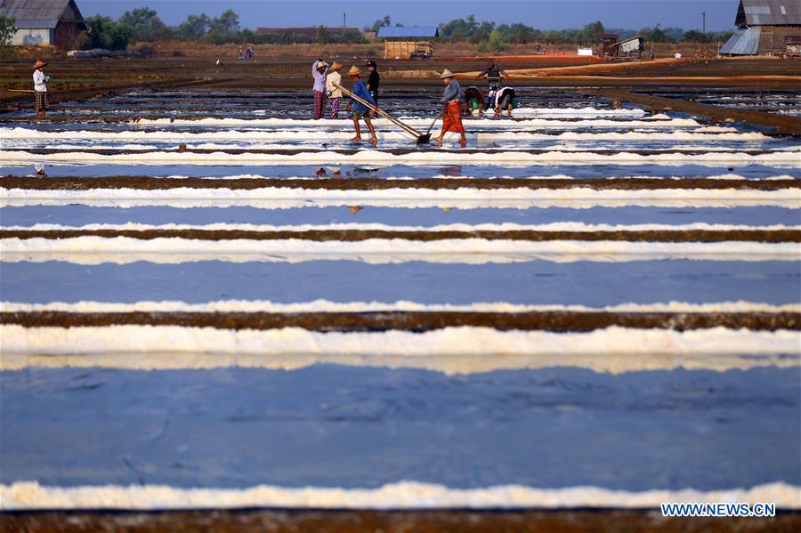 MYANMAR-THANBYUZAYAT-SALT BED