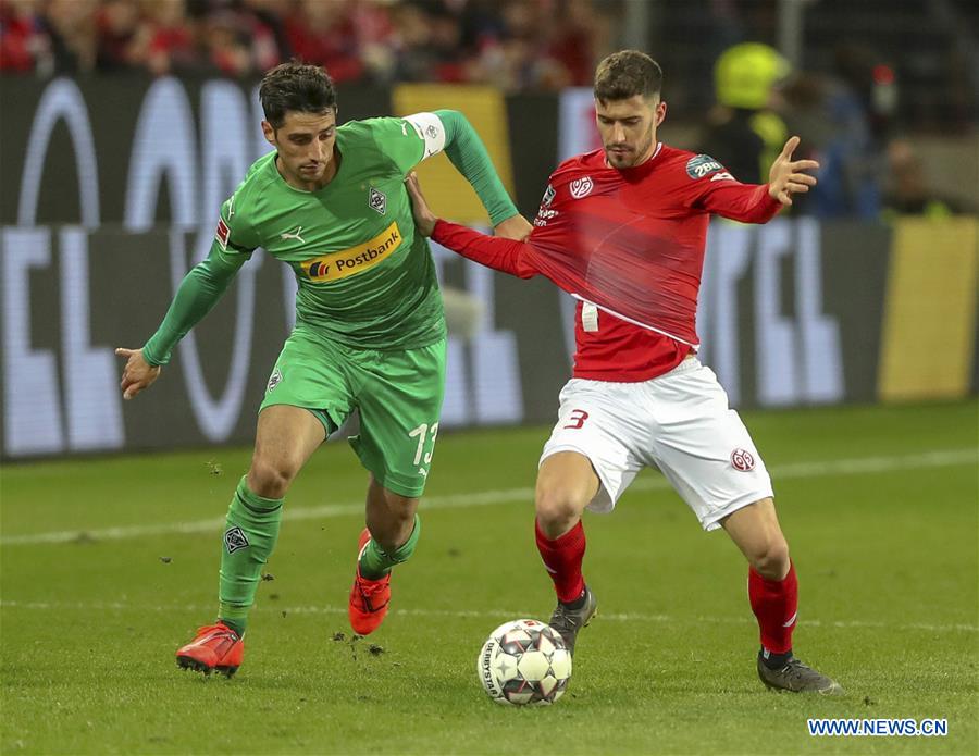 (SP)GERMANY-MAINZ-SOCCER-BUNDESLIGA-MAINZ VS MOENCHENGLADBACH