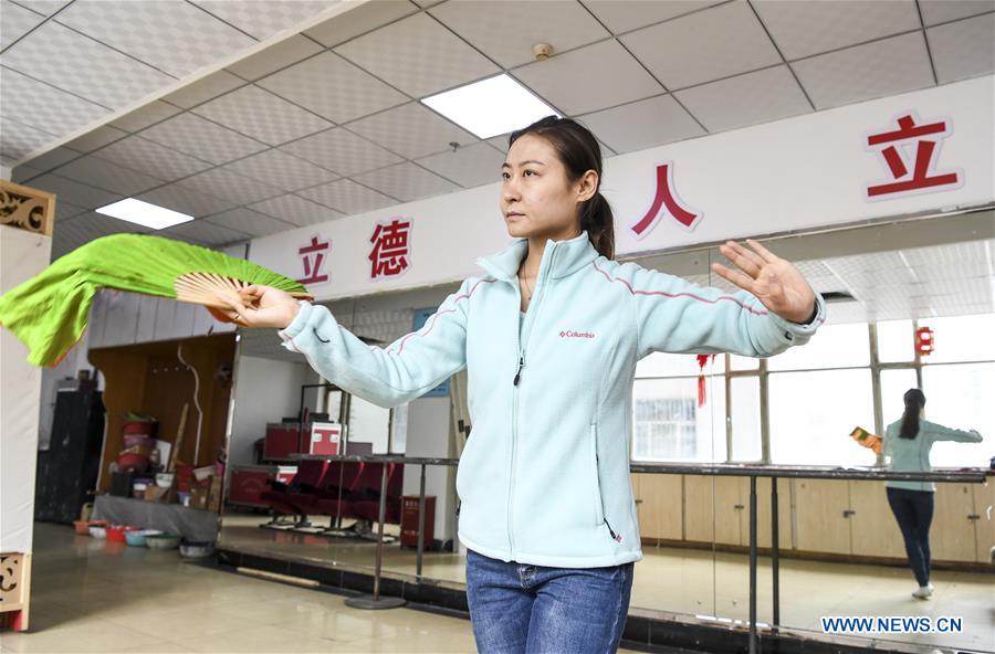 CHINA-XINJIANG-URUMQI-QINQIANG OPERA ACTRESS (CN)