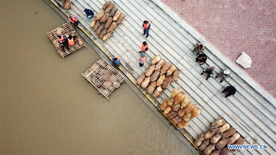 CHINA-GANSU-YELLOW RIVER-SHEEPSKIN RAFT (CN)