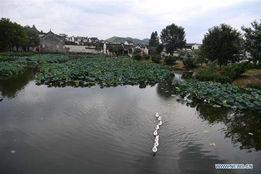 CHINA-ANHUI-HUANGSHAN-ANCIENT VILLAGE (CN)