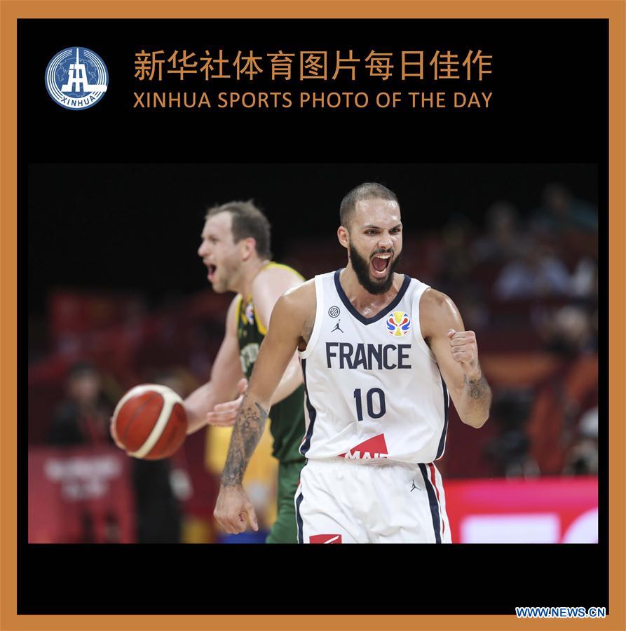 (SP)XINHUA SPORTS PHOTOS OF THE DAY