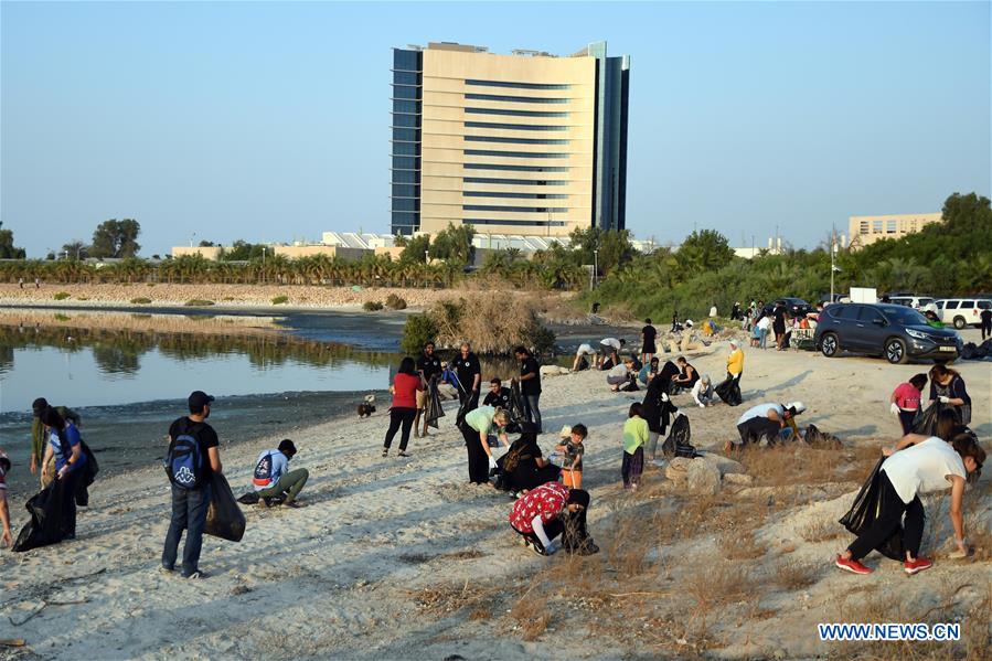 KUWAIT-KUWAIT CITY-SEA BEACH-CLEANING CAMPAIGN