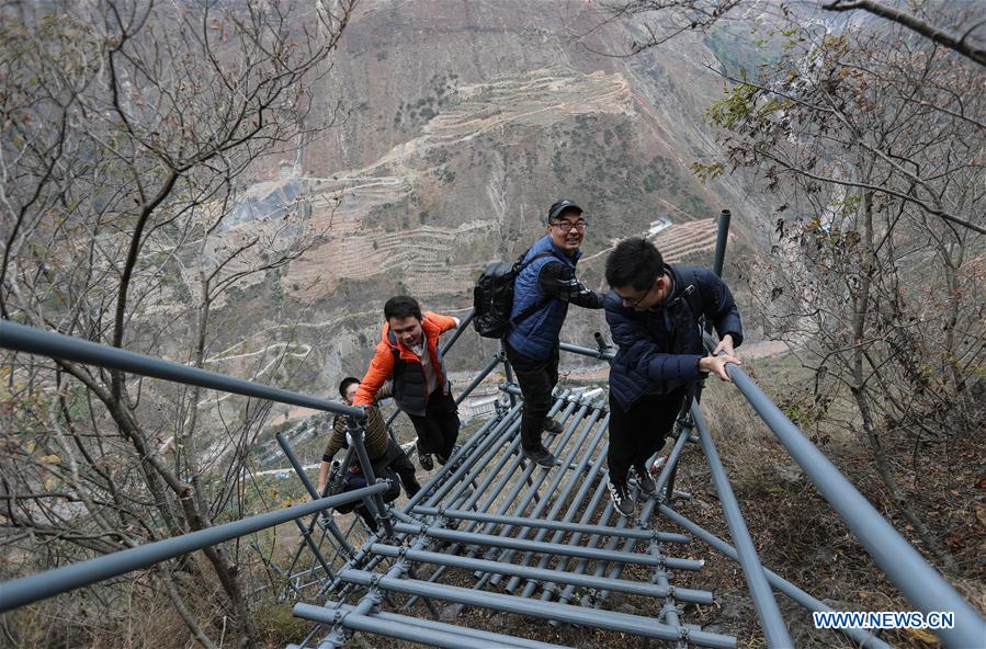 CHINA-SICHUAN-CLIFFSIDE VILLAGE-POVERTY ALLEVIATION (CN)