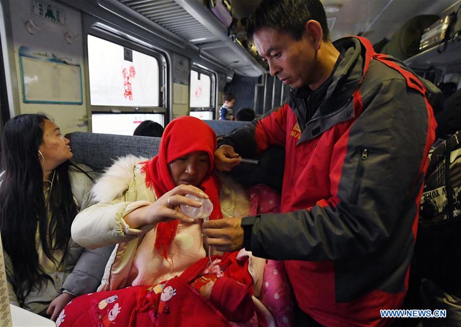 CHINA-GANSU-SPRING FESTIVAL TRAVEL RUSH-ORDINARY TRAIN (CN)