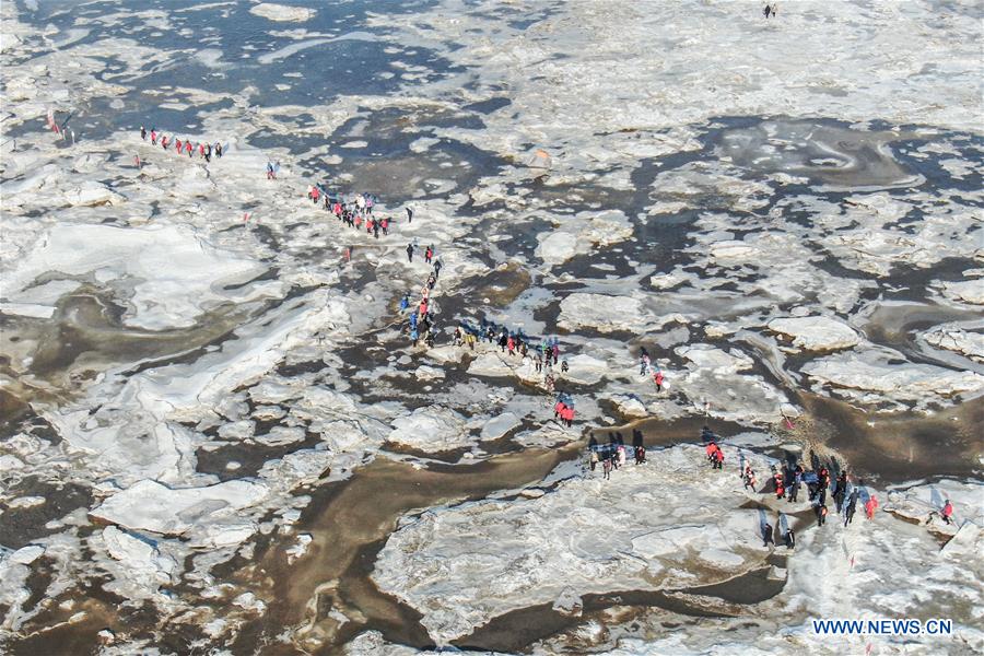 (SP)CHINA-PANJIN-ICE TREKKING (CN)