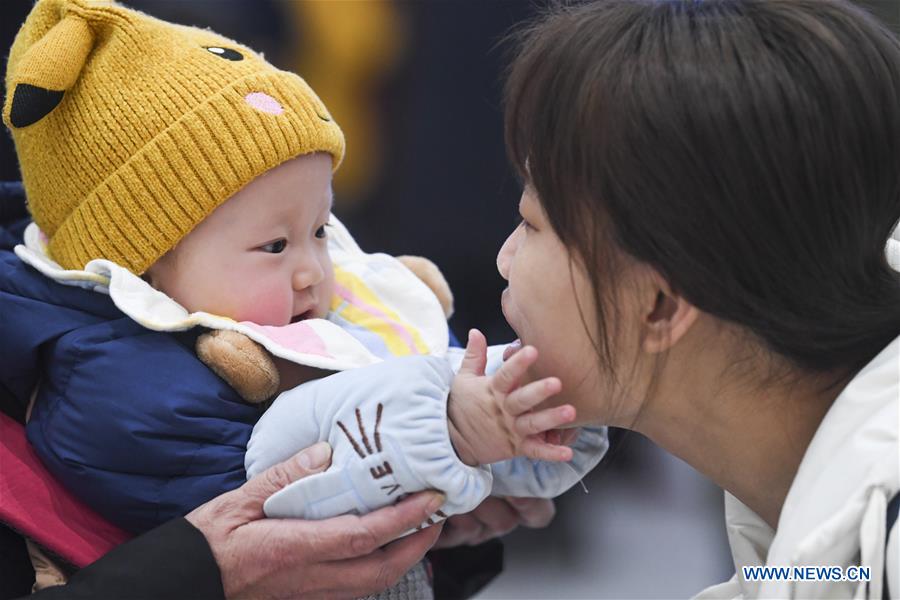 CHINA-CHONGQING-SPRING FESTIVAL-TRAVEL RUSH-FAMILY REUNION (CN)