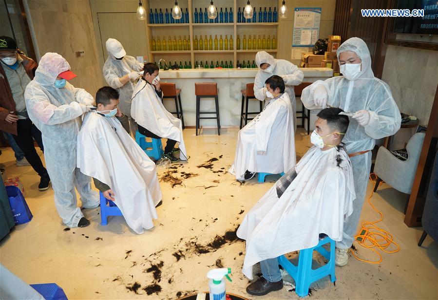 CHINA-HUBEI-WUHAN-LONGTAITOU DAY-MEDICAL STAFF-HAIRCUT (CN)