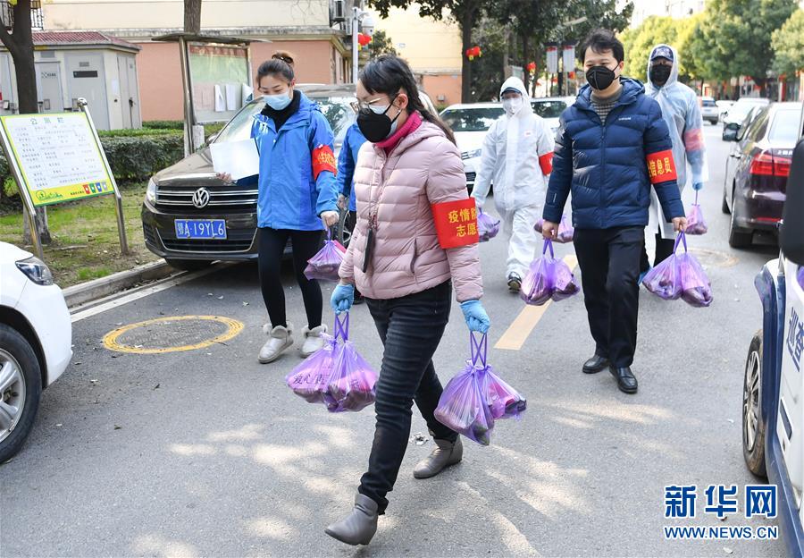 （习近平致敬的战“疫”英雄·志愿者篇·图文互动）（6）他们，微光成炬照征程