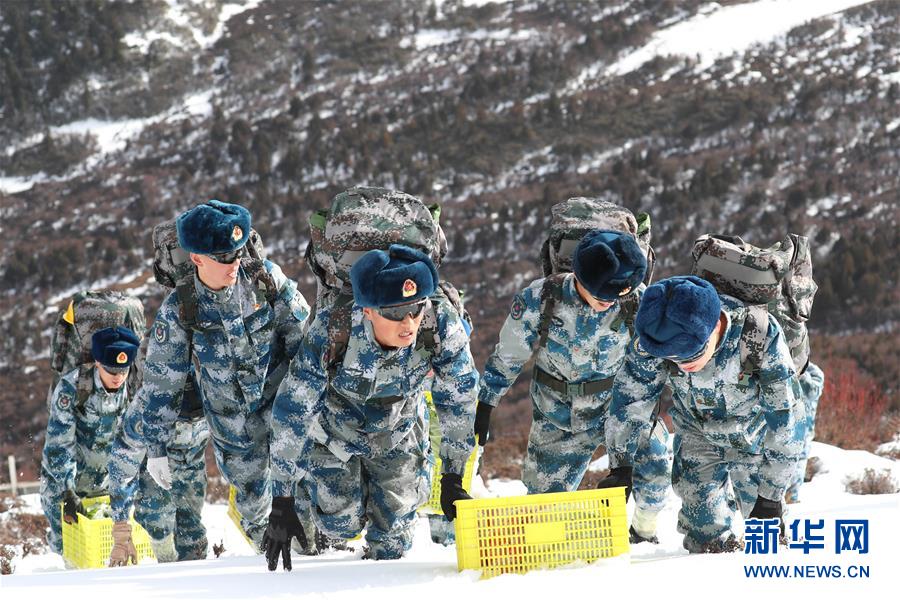 （图文互动）（4）特写：山再高，也要把给养送上去！