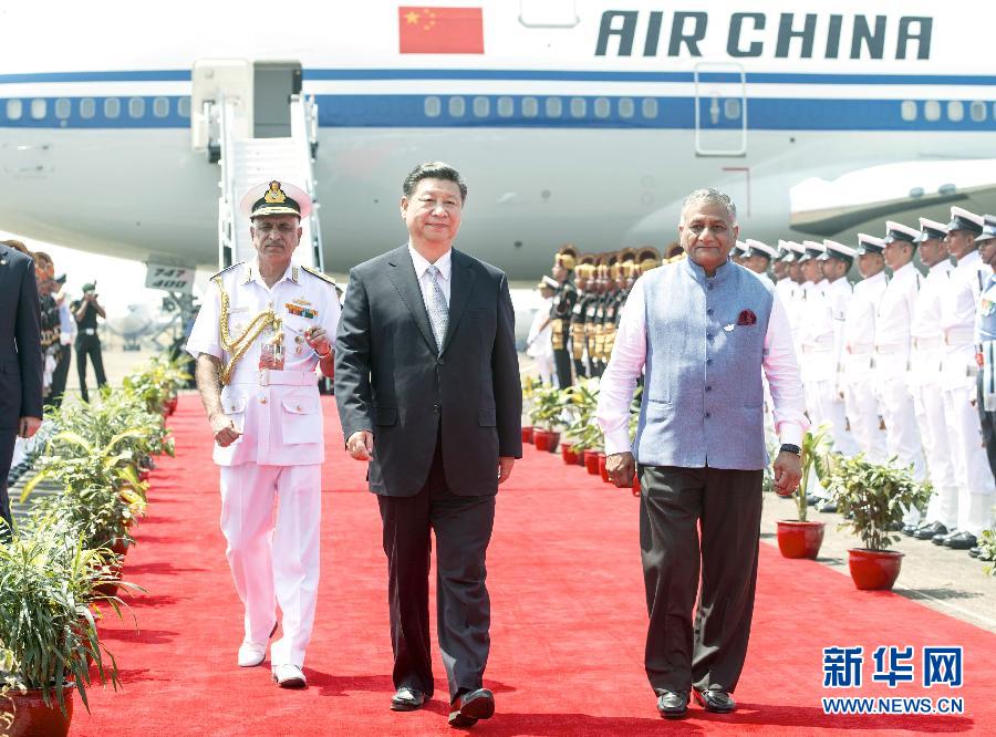 10月15日，国家主席习近平抵达印度果阿，应印度总理莫迪邀请，出席金砖国家领导人第八次会晤。 新华社记者谢环驰摄 